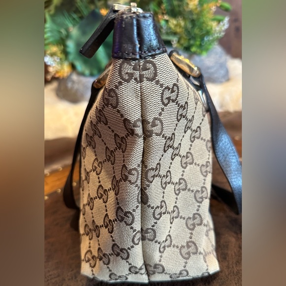 GUCCI Classic Monogram Brown Canvas w. Leather Trims & Straps Shoulder Bag - Picture 13 of 17